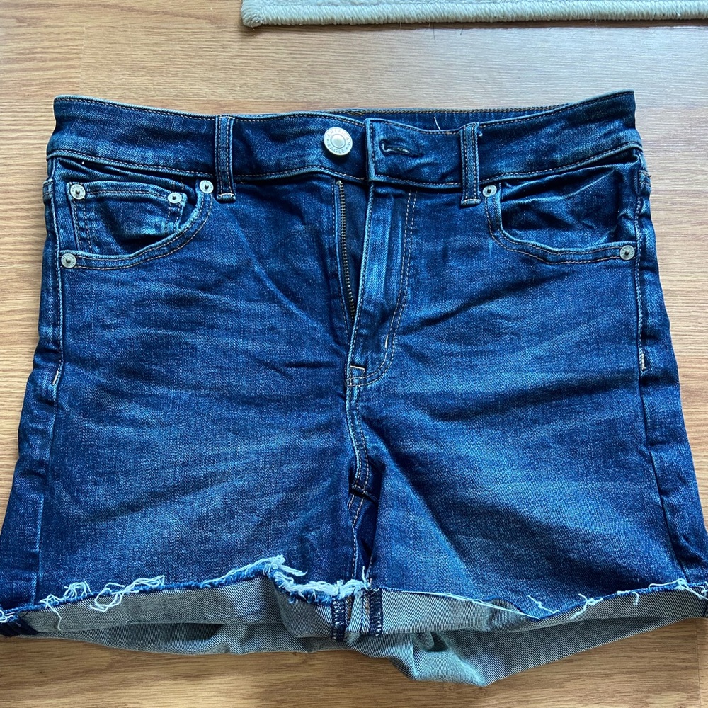 American Eagle size 8 women’s high waist midi shorts